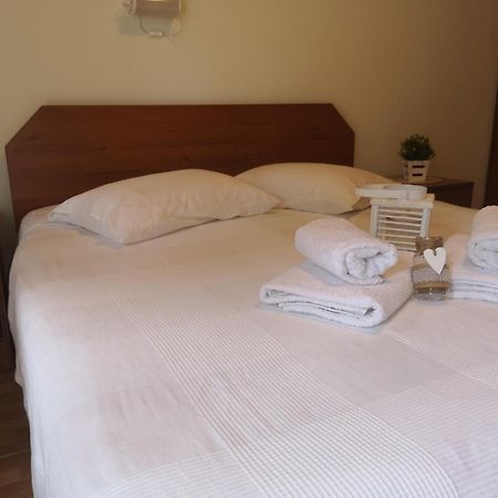 Makis Nest Apart-Hotel Вурвуру Екстериор снимка