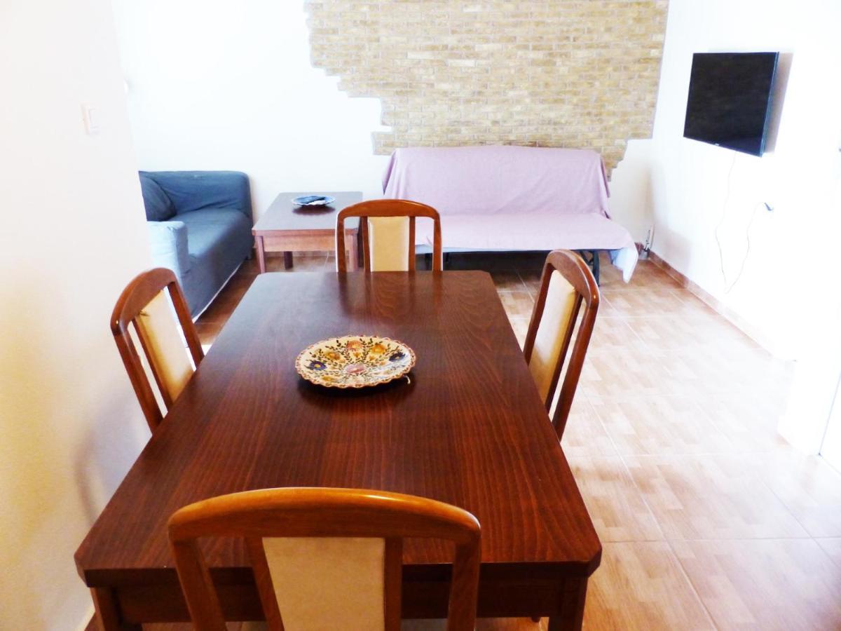 Makis Nest Apart-Hotel Вурвуру Екстериор снимка
