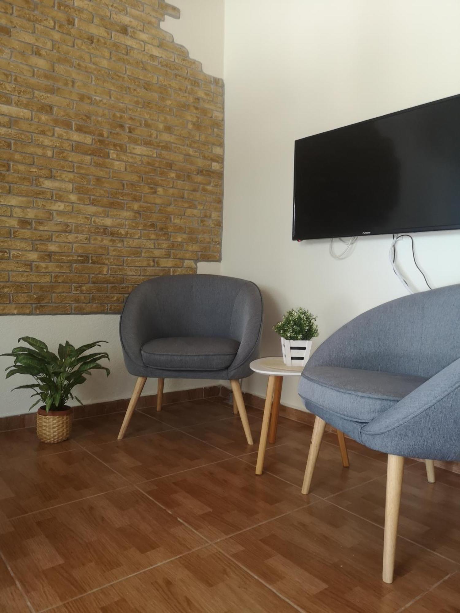 Makis Nest Apart-Hotel Вурвуру Екстериор снимка