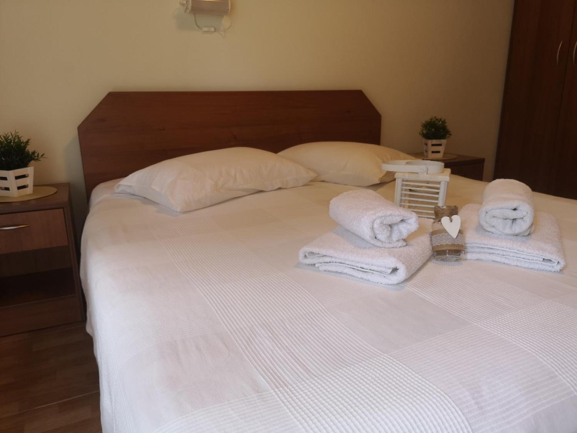 Makis Nest Apart-Hotel Вурвуру Екстериор снимка