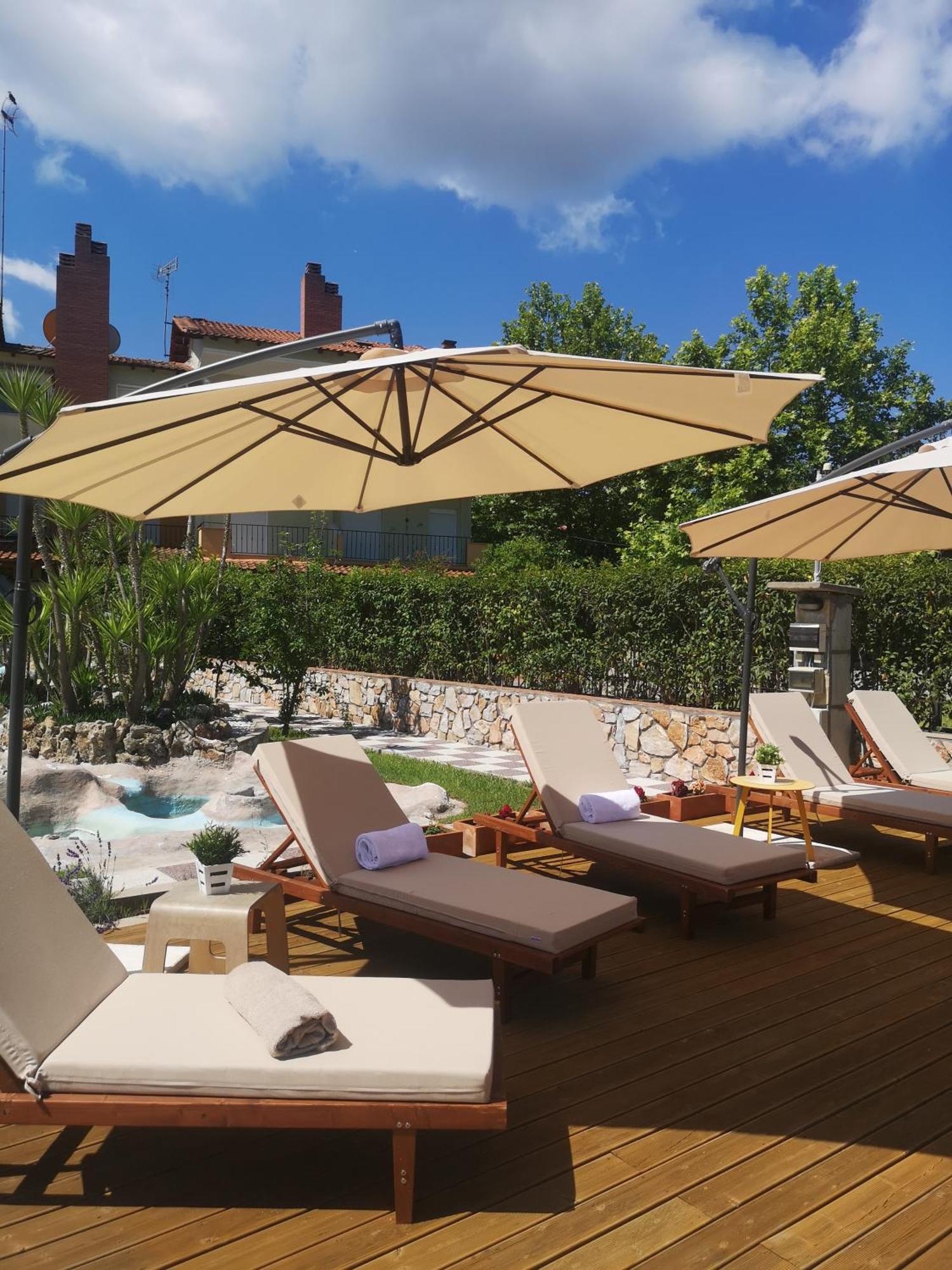 Makis Nest Apart-Hotel Вурвуру Екстериор снимка