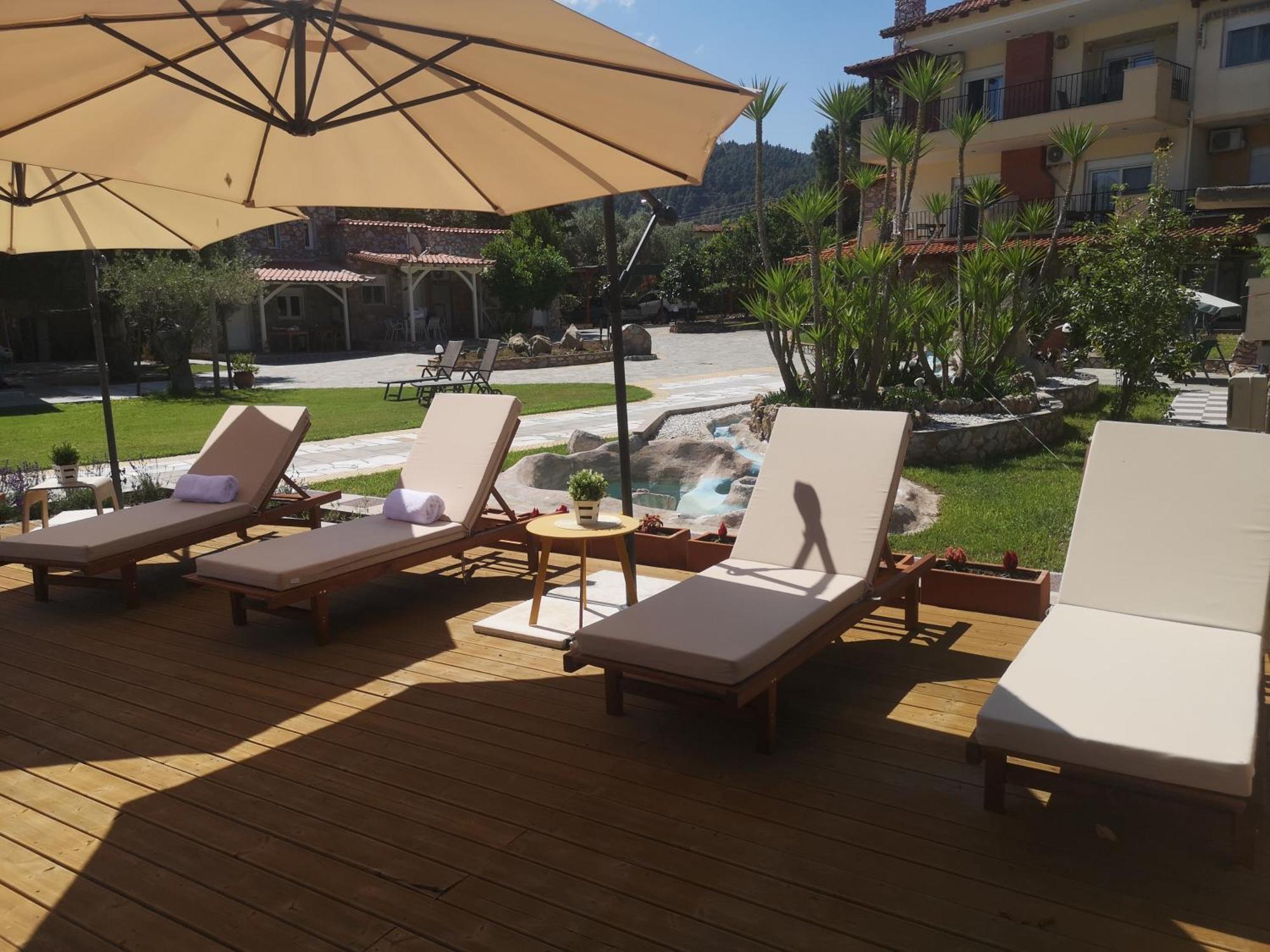 Makis Nest Apart-Hotel Вурвуру Екстериор снимка