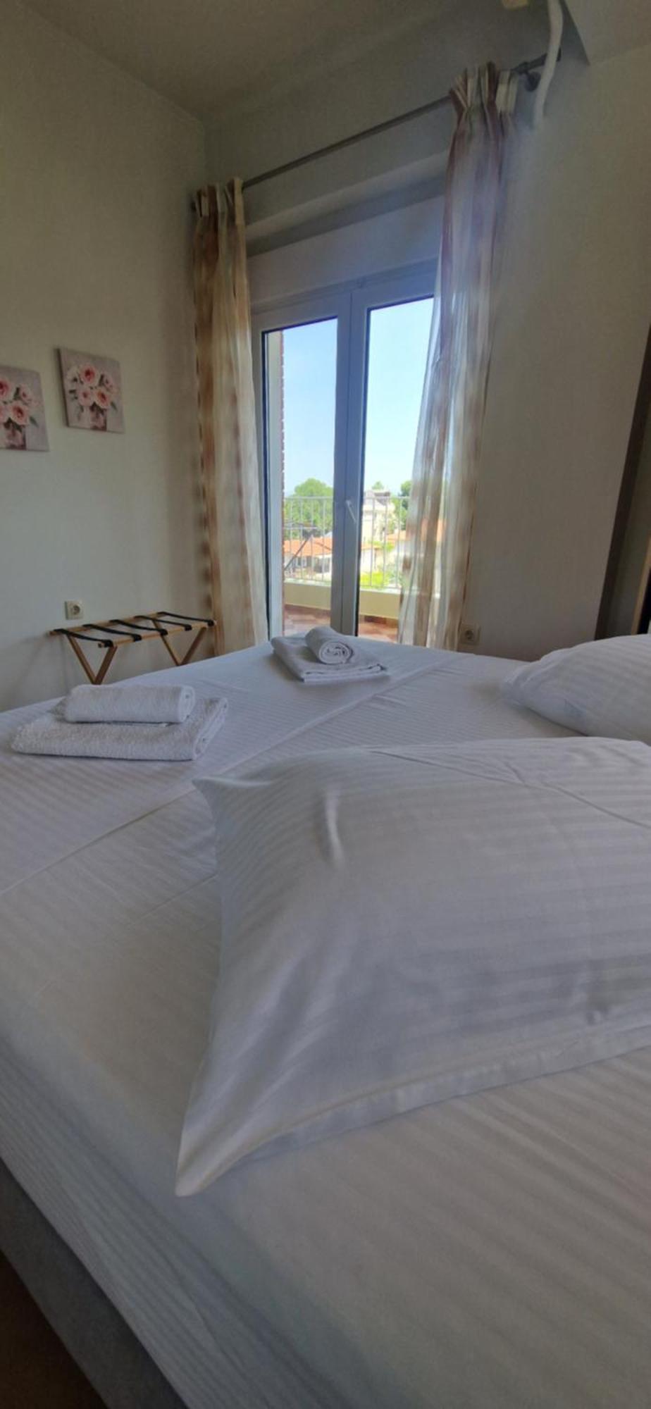 Makis Nest Apart-Hotel Вурвуру Екстериор снимка
